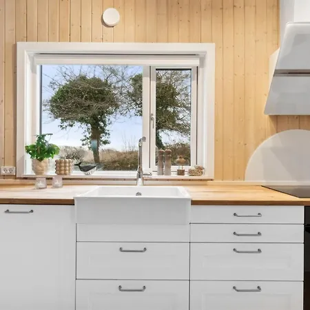 Marlies - 300m From The Sea By Interhome *